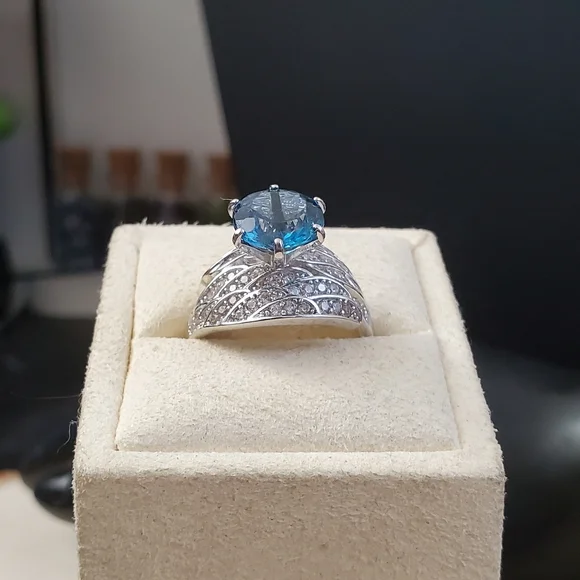 Sterling Silver 925 Sapphire Ring - Picture 8 of 9